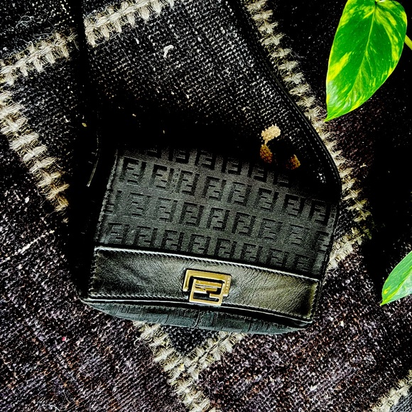 Authentic fendi baguette - Picture 3 of 17